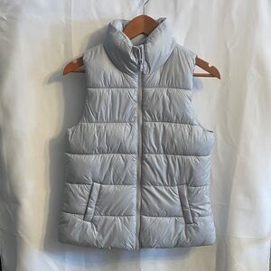 Old Navy Daylight Gray Puffer Vest XS Like New!
